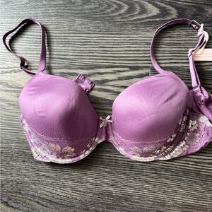 NWT Victoria's Secret Purple Lace Bra